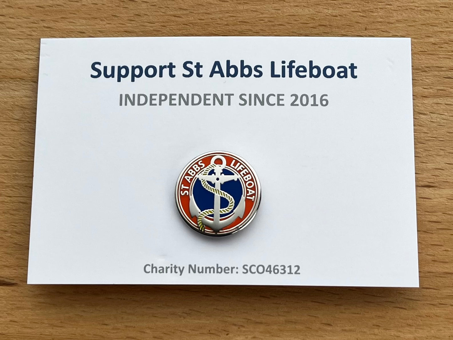 20mm Enamel badge featuring the official flag of St Abbs Lifeboat